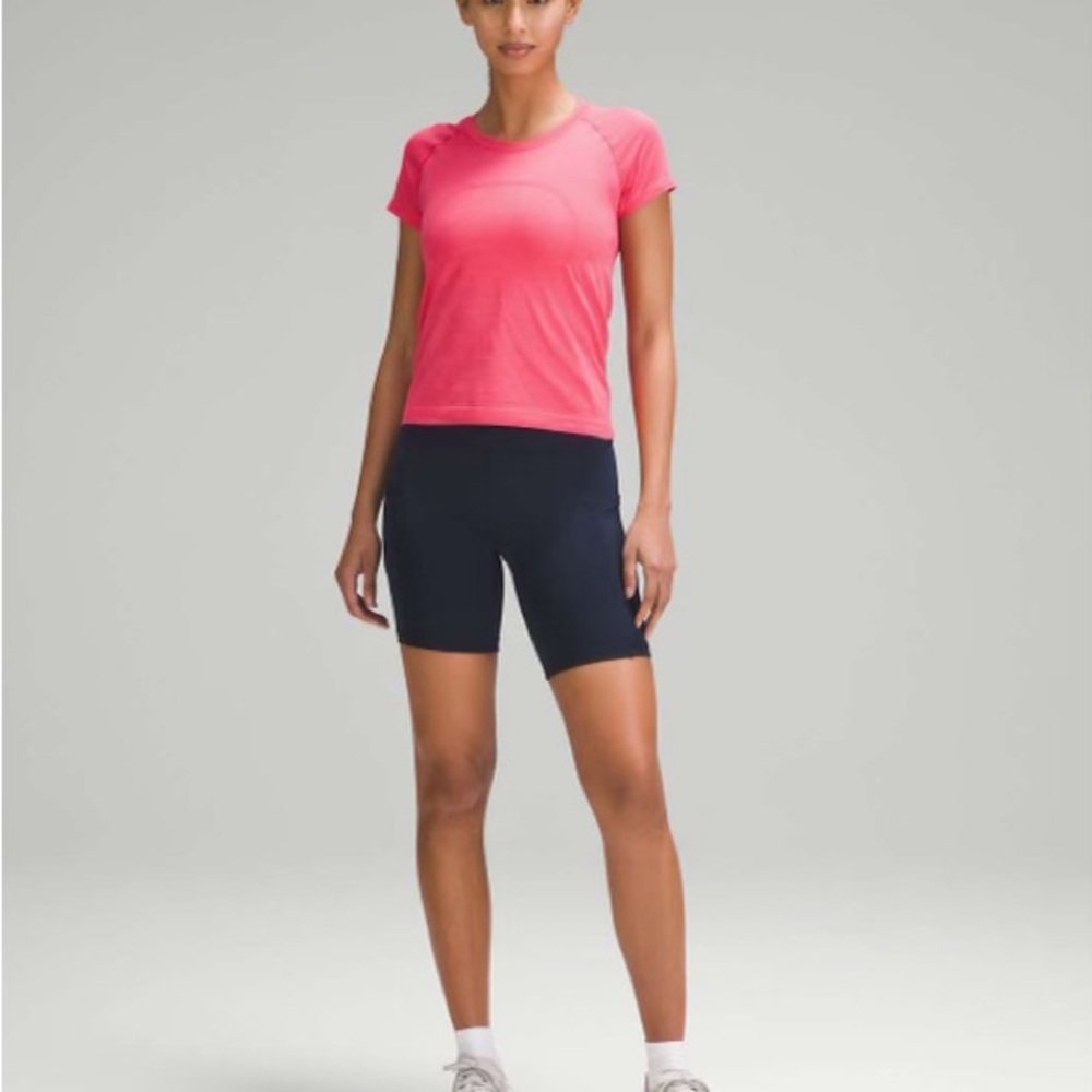 Lululemon short sleeve shirt